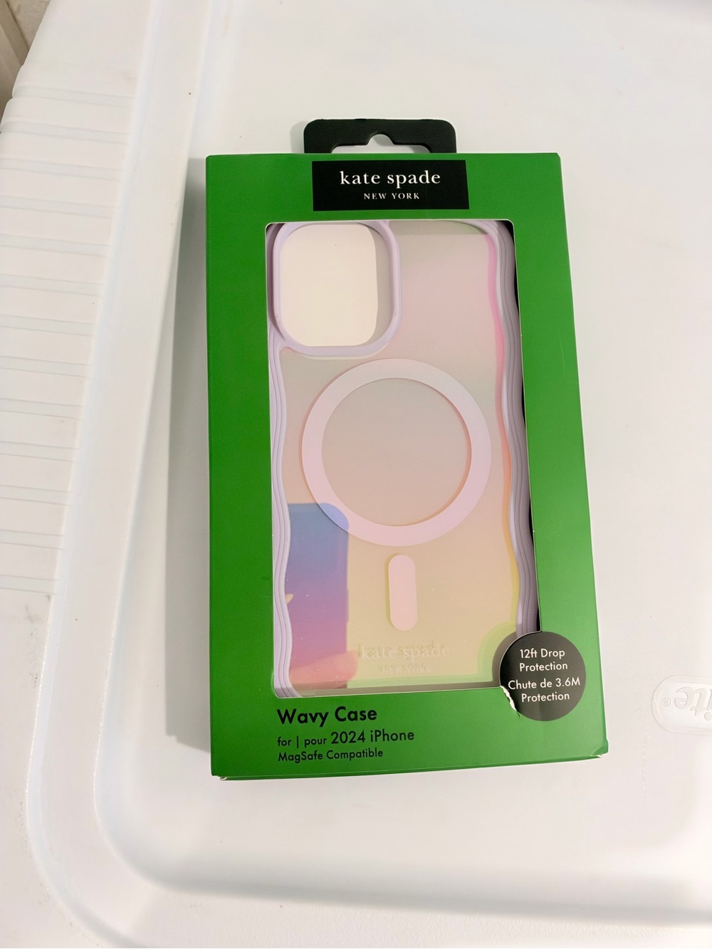 kate spade Iridescent Pink Purple Wavy MagSafe iPhone 16 Case